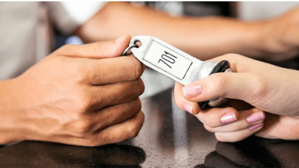 How to Handle Early Check-In and Late Checkout Requests Without Losing Your Mind